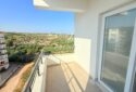 KIZKALESİ MERKEZDE DENİZE MANZARALI VE HAVUZLU SATILIK 1+1 DAİRE