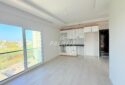 KIZKALESİ MERKEZDE DENİZE MANZARALI VE HAVUZLU SATILIK 1+1 DAİRE
