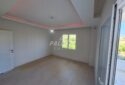 KIZKALESİNDE HAVUZ VE DOĞA MANZARALI SATILIK 2+1 DAİRE