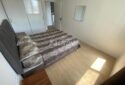 KIZKALESİ MERKEZDE SATILIK HAVUZLU 1+1 EŞYALI LÜX DAİRE